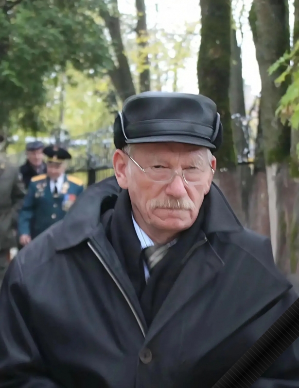 Ушёл человек чести, совести, верности, долга и преданности делу, которому служил, являясь примером для подражания.