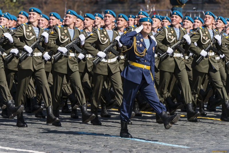 Молодёжный поздравляет  российских парней с днём Воздушно-десантных войск. 