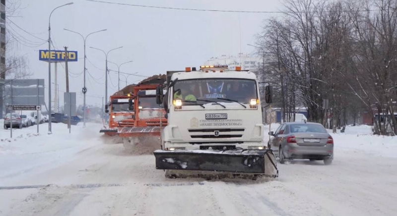 Дорожные службы Подмосковья перевели в режим усиленной работы из-за снегопада