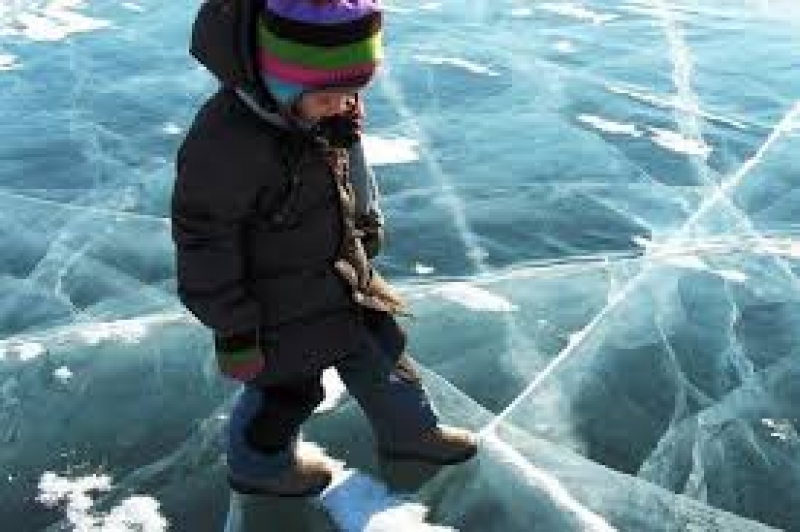 Напомнинаем об опасности выхода на тонкий лед!!!