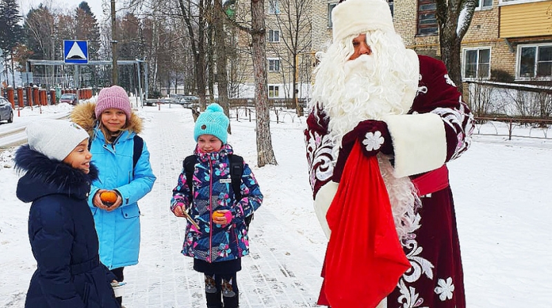 Роман Кузьменко примерил костюм Деда Мороза