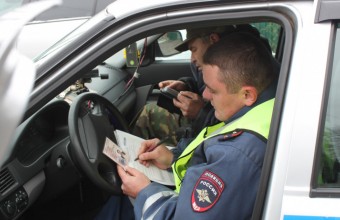Более 100 водителей с признаками алкогольного опьянения задержали в Подмосковье в выходные