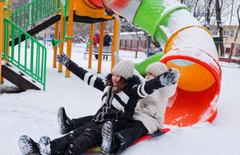 В Подмосковье заменили более 800 детских площадок в 2022 году