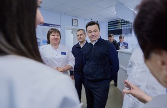 Губернатор Андрей Воробьев посетил отремонтированную поликлинику в поселке Молодежный