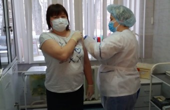 Тридцать пять жителей Молодёжного прошли вакцинацию 27 января