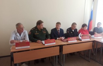 Виктор Юткин провел заседание призывной комиссии 